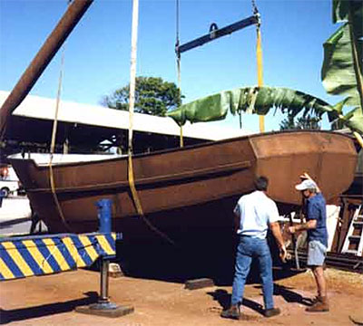 Roberts Coastworker 30 - turning over the hull completed