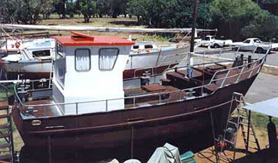 Roberts Coastworker 30 - wheelhouse in position