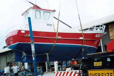 Roberts Coastworker 30 - craning onto slipway