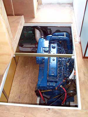 Roberts Coastworker 30 MK2 semi displacement - engine beneath the salon floor