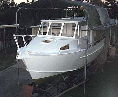 Roberts Coastworker 30 MK2 semi displacement - extended wheelhouse 01