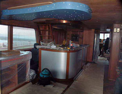 Waverunner 65 Gallery - steel built vessel - very nice drink bar