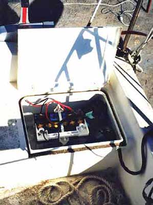 Roberts Trailer Sailer 22 - battery box