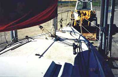 Roberts Trailer Sailer 22 - all lines lead aft to the cockpit