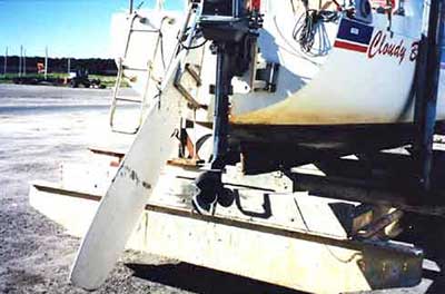 Roberts Trailer Sailer 22 - rear view showing the rudder