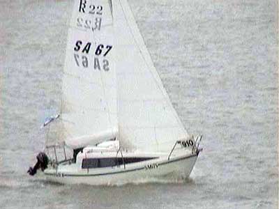 Roberts Trailer Sailer 22 - in the regatta racing 01