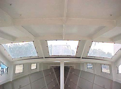 Roberts 345 Gallery - looking inside from the companionway