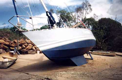 Roberts 345 Gallery - a cheap method of antifouling - pick a clean beach