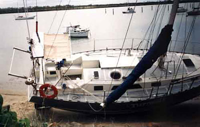 Roberts 345 Gallery - a cheap method of antifouling - complete one side