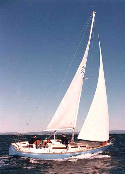 Roberts 34 under full sail