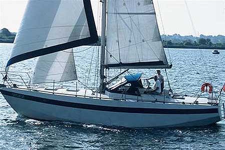 Roberts 35 sailing