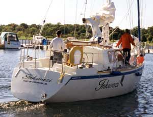 Roberts 370 built in wood/epoxy under sail