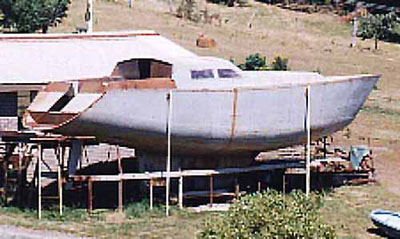 Roberts 370 Gallery - overall photo of hull