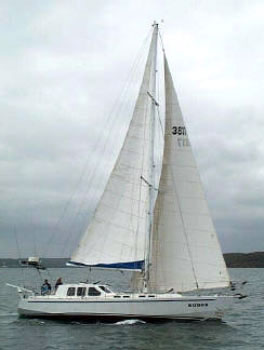 Australian based Roberts 39 out having fun on the water 01. 