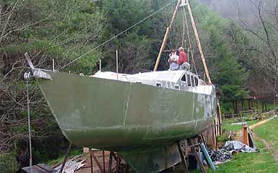 Roberts 432 Gallery - a photo of the forward bow section