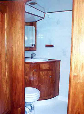 Roberts 434 Gallery - interior/exterior Version D - vanity in the aft cabin