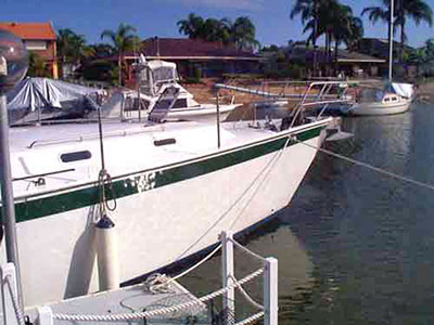 Roberts 434 Gallery interior/exterior Version D - foredeck and anchor well