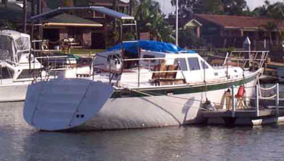 Roberts 434 Gallery interior/exterior Version D - looking on the rear transom