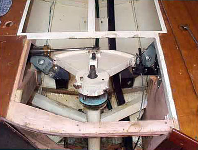 Mauritius / Norfolk 43 Gallery rudder modification - current original quadrant