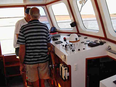 Roberts 482 Gallery - inside the wheel house where simplicity and neatness reign