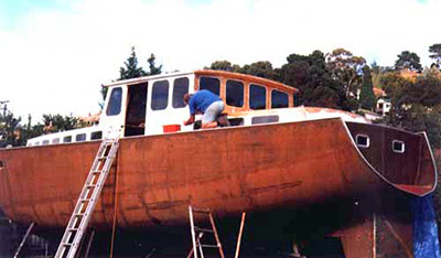 Roberts 482 Gallery - a well designed wheelhouse