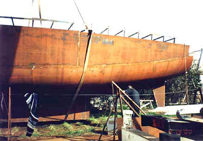 Roberts 482 Gallery - making sure that the hull is sitting level