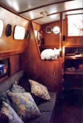 Roberts Spray 33 nice interior shot 01