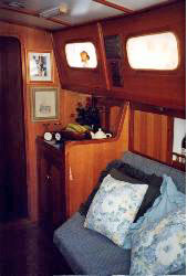 Roberts Spray 33 nice interior shot 02